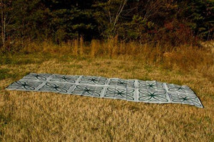 Camco 42830 Reversible Outdoor Mat (8&#39; x 20&#39;, Green Botanical)